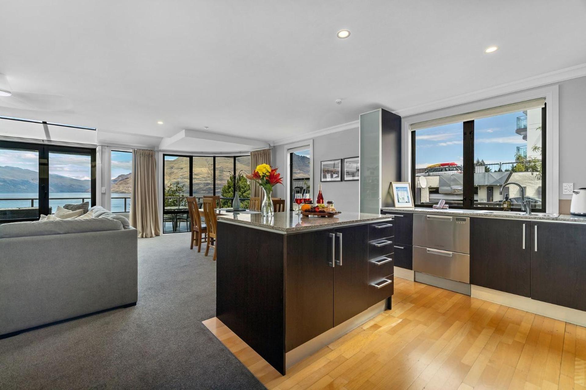 Lakefront Luxury 912 The Beacon 3 Bedroom ควีนส์ทาวน์ ภายนอก รูปภาพ
