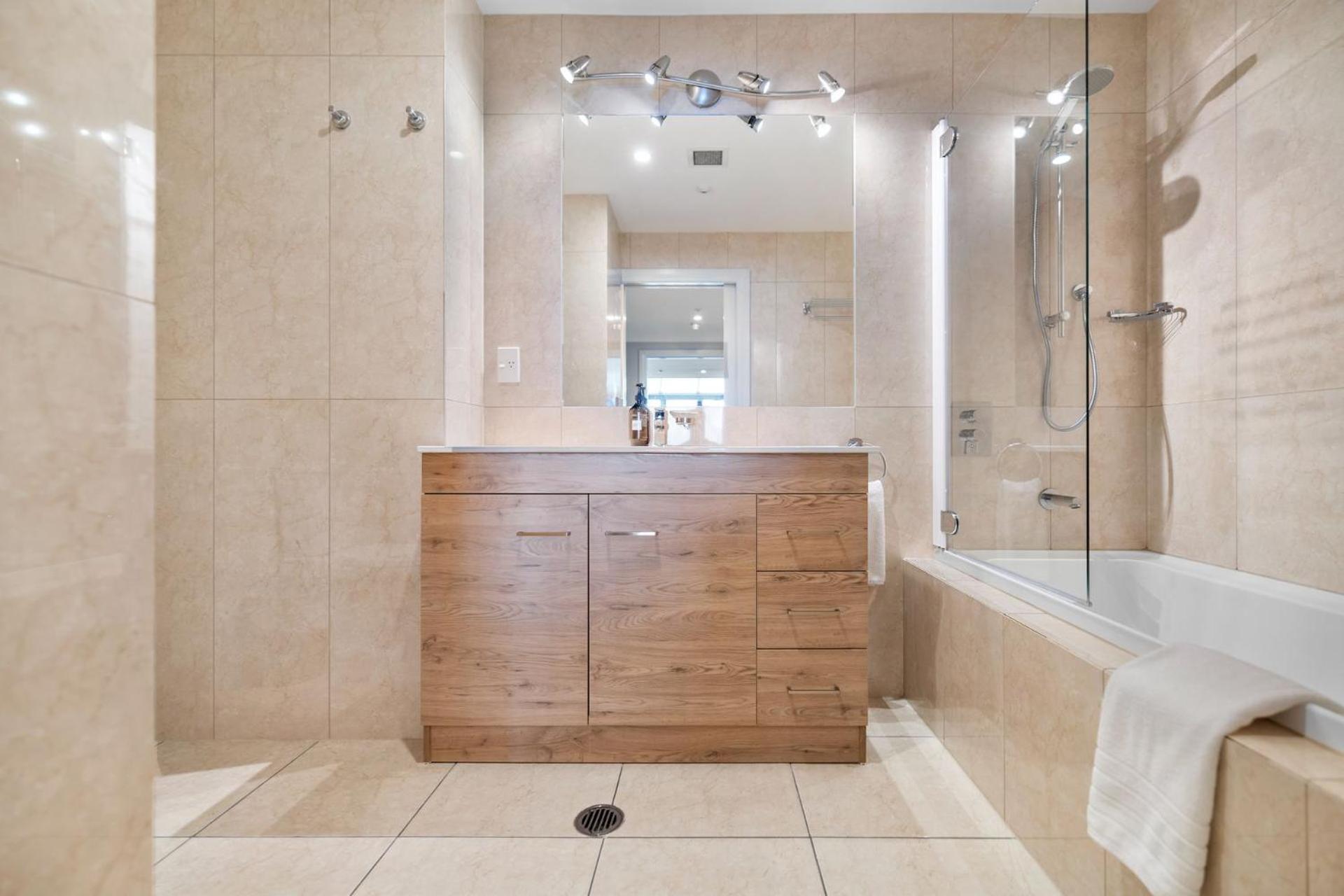 Lakefront Luxury 912 The Beacon 3 Bedroom ควีนส์ทาวน์ ภายนอก รูปภาพ
